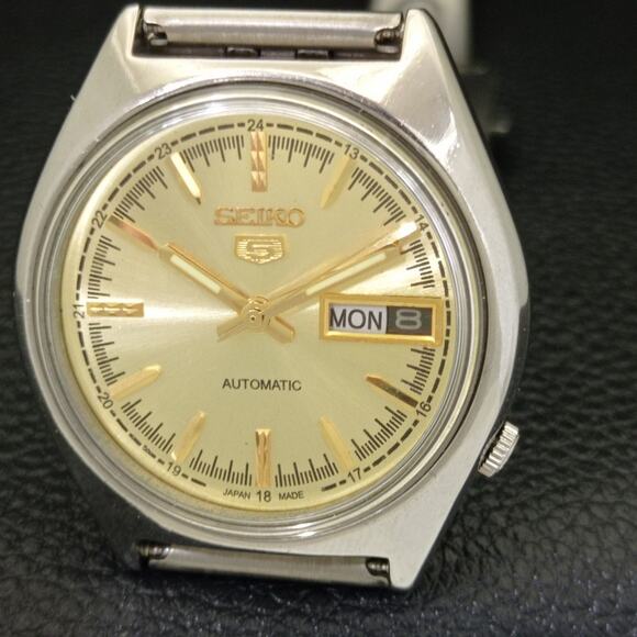 Vintage 1991 Seiko Automatic Mens Silver Watch W/daydate & Gold accents - Picture 3 of 10